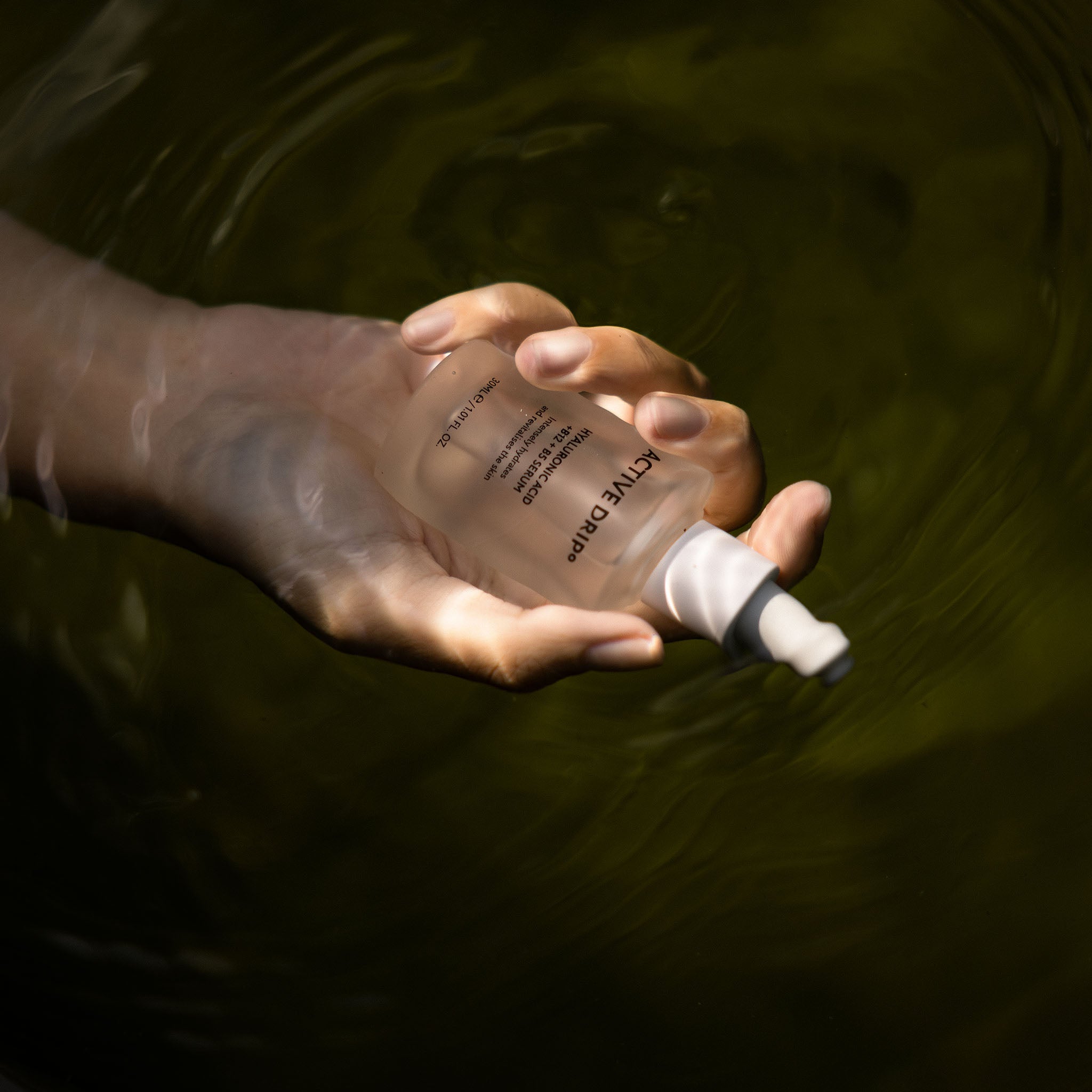 Moist Drip hydration serum with active ingredients for plump, smooth skin