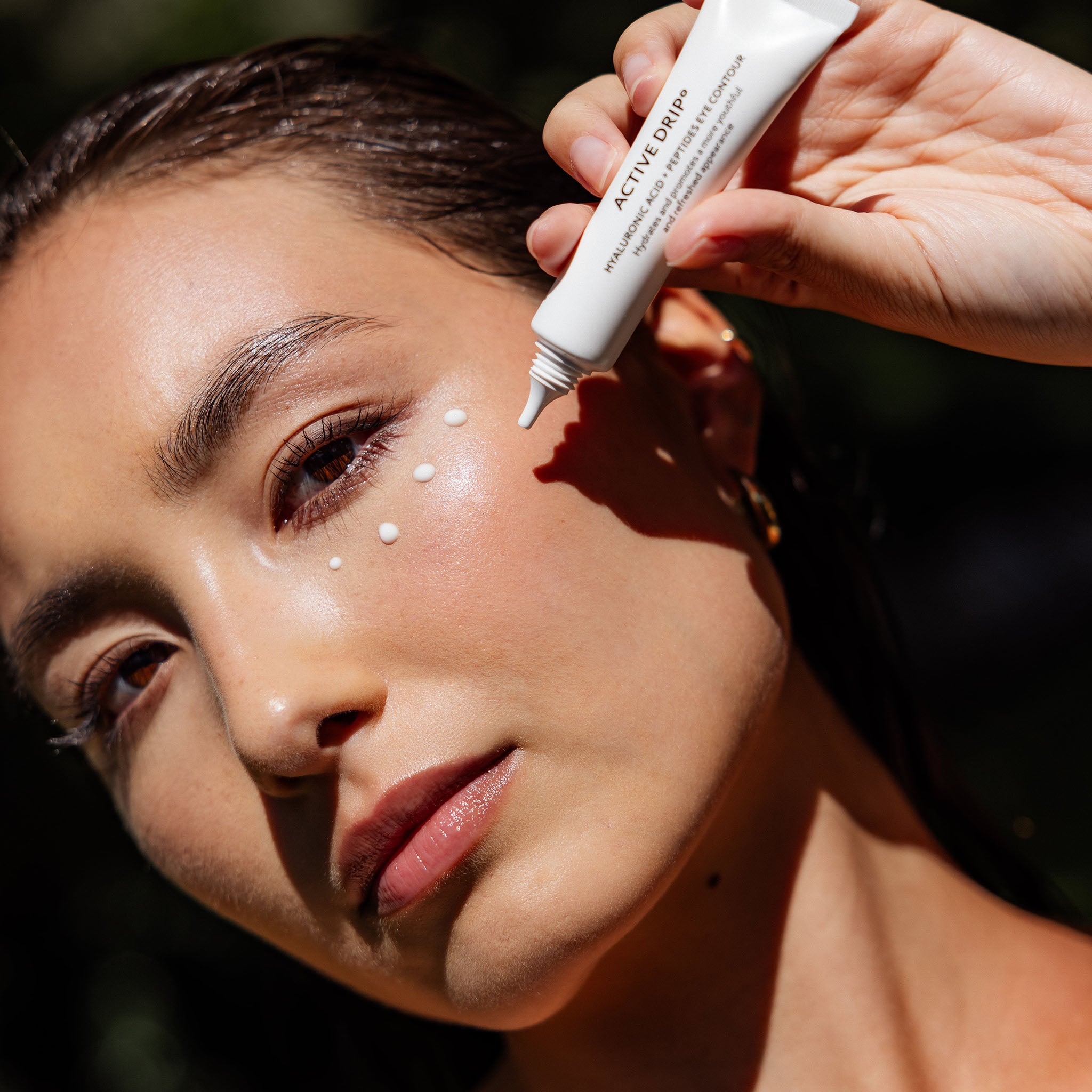 Hydrating eye cream with peptides and hyaluronic acid to reduce puffiness and firm under eyes